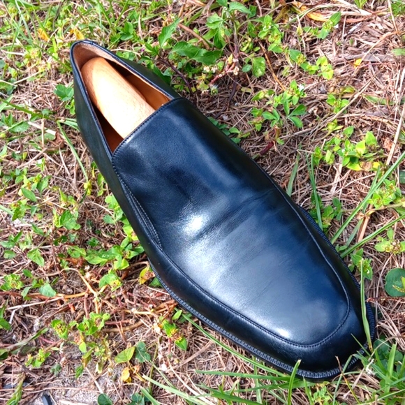 BALLY MEN'S VINTAGE BLACK SOFT LEATHER LUXURY LOAFER (BLACK)
